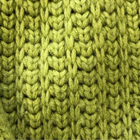 Sundance medium green cable knit, chunky lambswool Cardigan. - Picture 6 of 13